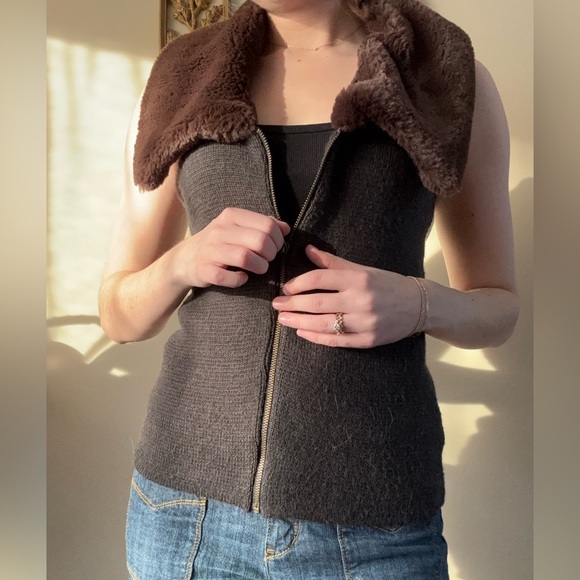 Gap wool/alpaca blend zip up vest - Picture 3 of 9